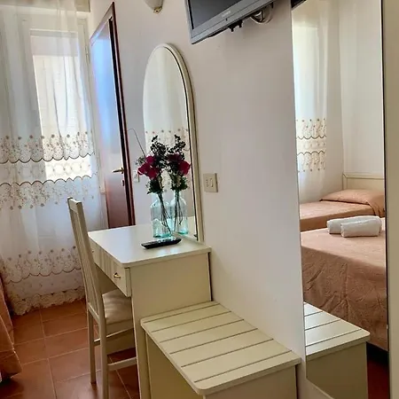 In Guest - New Cirene Double Comfort With Full Package Maison d'hôtes Rimini
