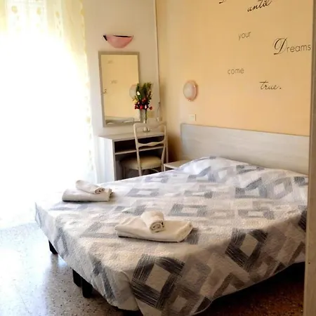 In Guest - New Cirene Double Comfort With Full Package بيت ضيافة ريميني