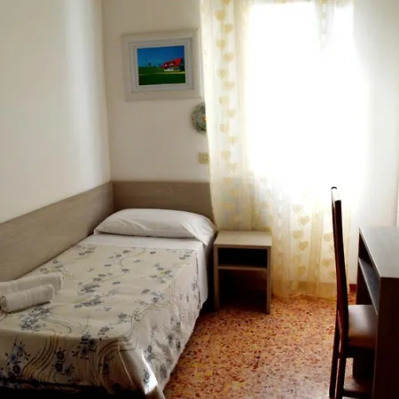 In Guest - New Cirene Double Comfort With Full Package בית הארחה *