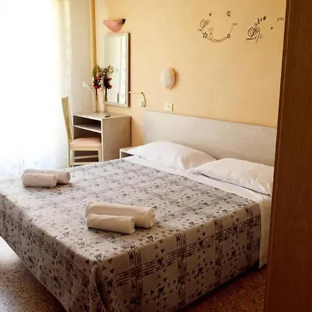 בית הארחה In Guest - New Cirene Double Comfort With Full Package רימיני