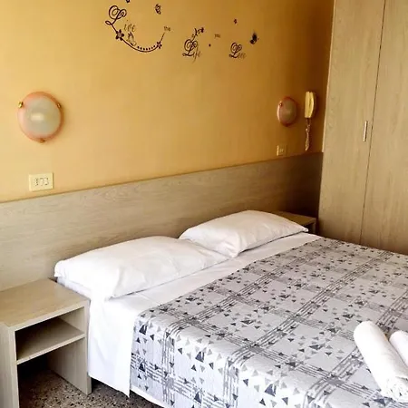 In Guest - New Cirene Double Comfort With Full Package בית הארחה רימיני