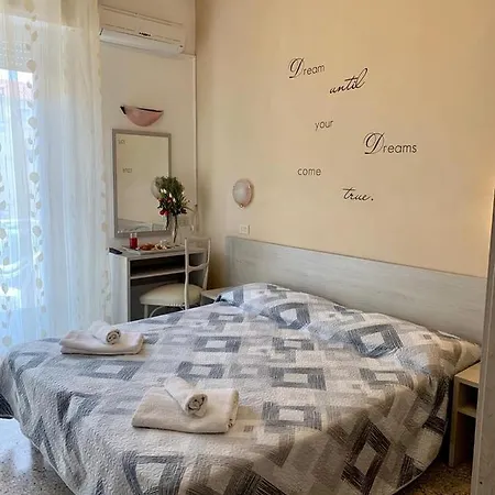 בית הארחה In Guest - New Cirene Double Comfort With Full Package *